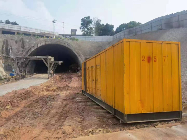 东阳发电机出租自启装置的工作原理是什么？