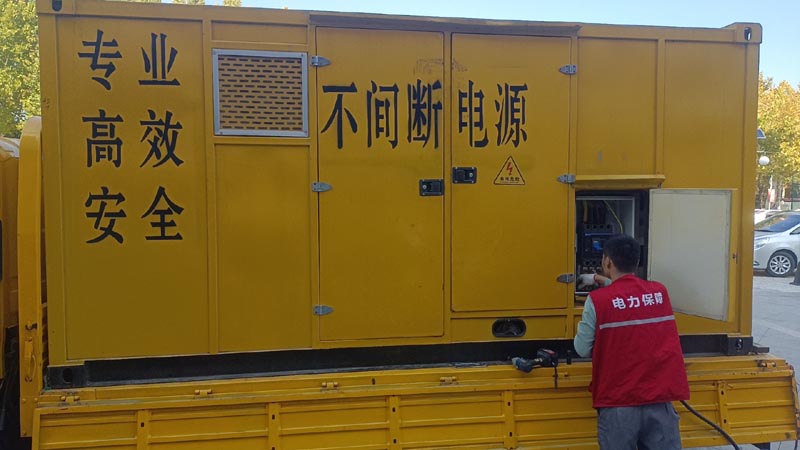 东阳柴油发电机组和UPS电源配合使用时，如何避免切换过程中的电力中断？